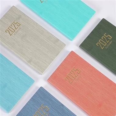 EEGO lancia la serie di diari e quaderni 2025!